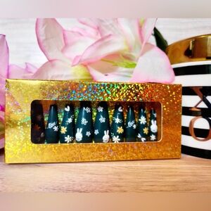 Nail Art & Co.: Green Coffin #2